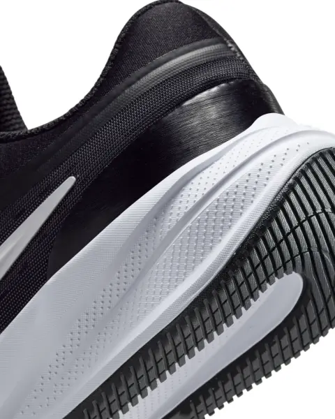 Кроссовки беговые подростковые Nike STAR RUNNER 5 (GS) черно-белые HF7004-002