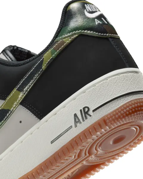 Кроссовки Nike AIR FORCE 1 LOW RETRO черно-бело-зеленые HQ1967-100