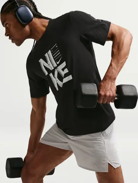 Футболка Nike HYVERSE DRI-FIT TRAINING черная IF2778-010