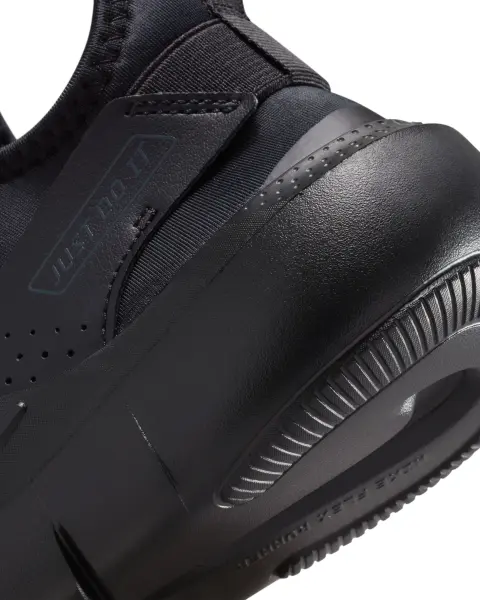 Кроссовки беговые подростковые Nike FLEX RUNNER 4 (GS) черные IF2893-001