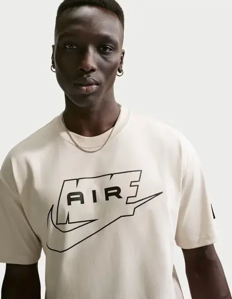 Футболка Nike SPORTSWEAR бежева IH1359-072