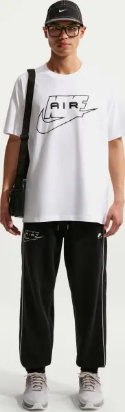 Футболка Nike SPORTSWEAR белая IH1359-100