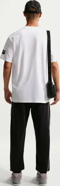 Футболка Nike SPORTSWEAR белая IH1359-100