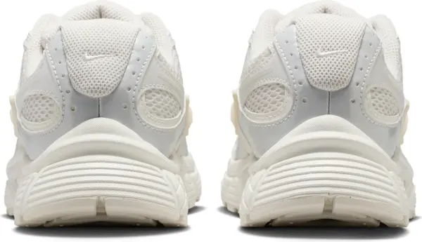 Кросівки жіночі Nike V5 RNR кремові IQ0276-030