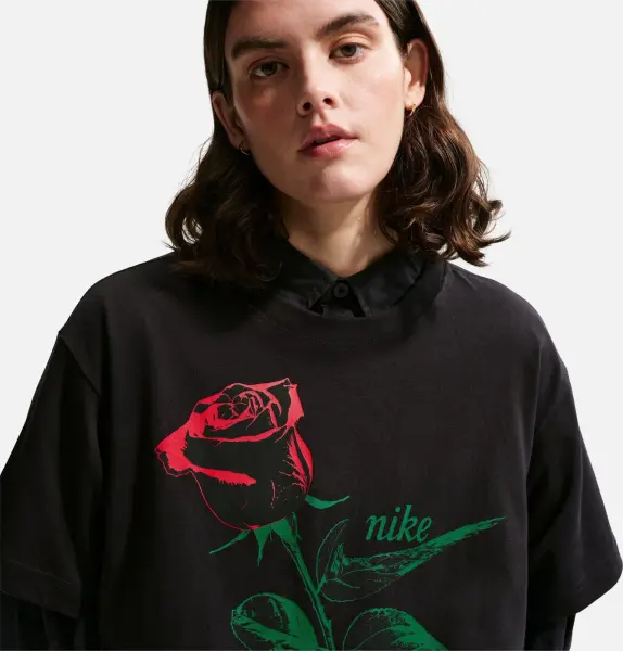 Футболка женская Nike SPORTSWEAR OVERSIZED черная IR7826-010