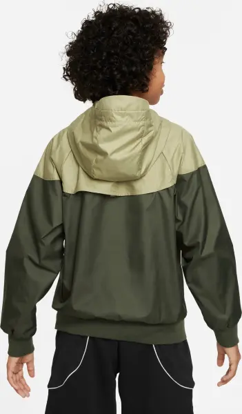 Ветровка подростковая Nike SPORTSWEAR WINDRUNNER LOOSE HIP-LENGTH оливково-светло-зеленая 850443-326