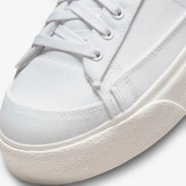 Кеди жіночі Nike BLAZER LOW PLATFORM CANVAS білі DV7475-100