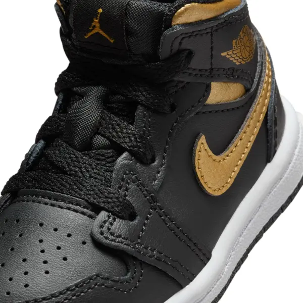 Кросівки дитячі Nike JORDAN 1 MID (TD) чорно-золоті DQ8425-071