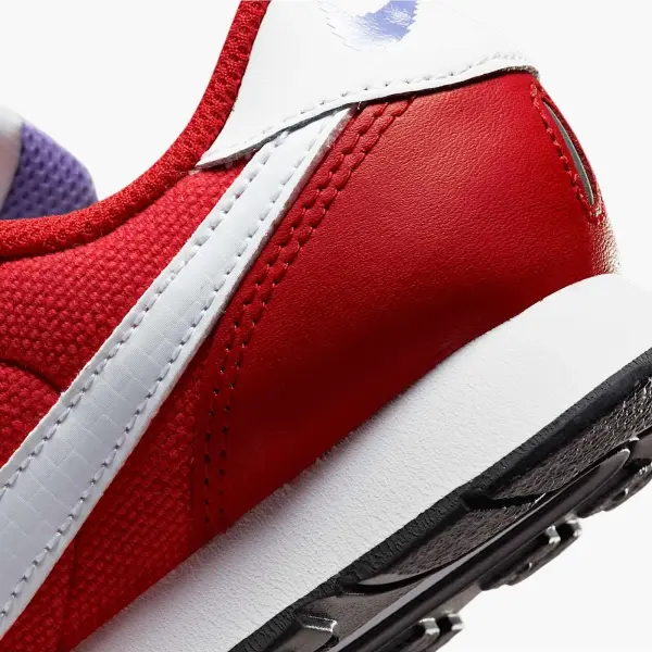 Кросівки дитячі Nike MD VALIANT (PSV) червоно-білі DJ0005-600