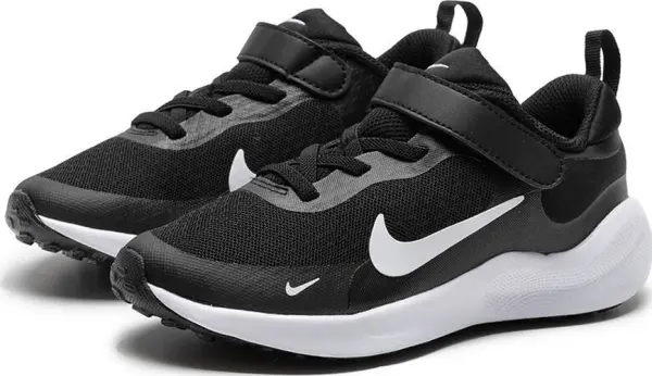 Кросівки дитячі Nike REVOLUTION 7 (PSV) чорно-білі FB7690-003