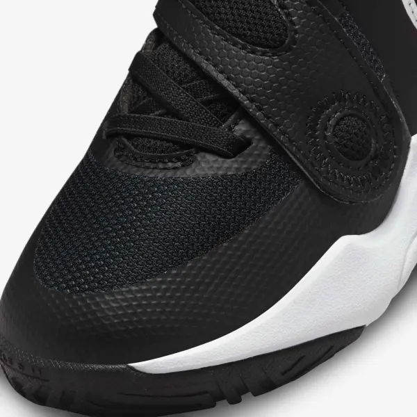 Кроссовки детские Nike TEAM HUSTLE D 11 (PS) черно-белые DV8994-002