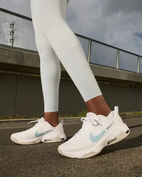 Кроссовки для тренировок женские Nike ZOOM BELLA 6 бело-голубые DR5720-106