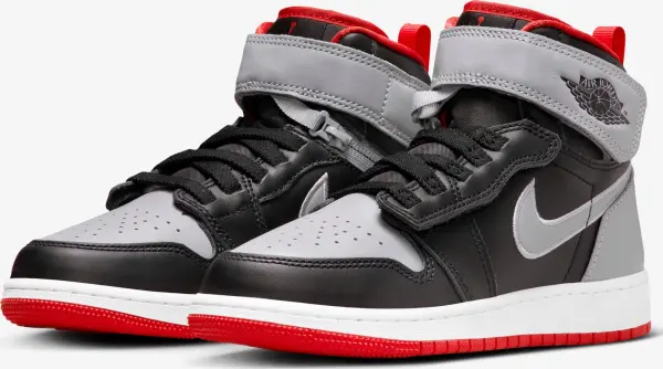 Кросівки підліткові Nike AIR JORDAN 1 HI FLYEASE (GS) сіро-чорно-червоні DC7986-010