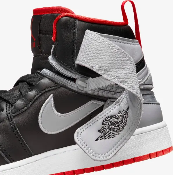 Кросівки підліткові Nike AIR JORDAN 1 HI FLYEASE (GS) сіро-чорно-червоні DC7986-010