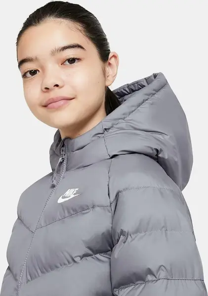 Куртка підліткова Nike SPORTSWEAR SYNTHETIC FILL сіра CU9157-084
