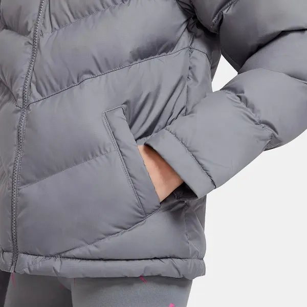 Куртка підліткова Nike SPORTSWEAR SYNTHETIC FILL сіра CU9157-084