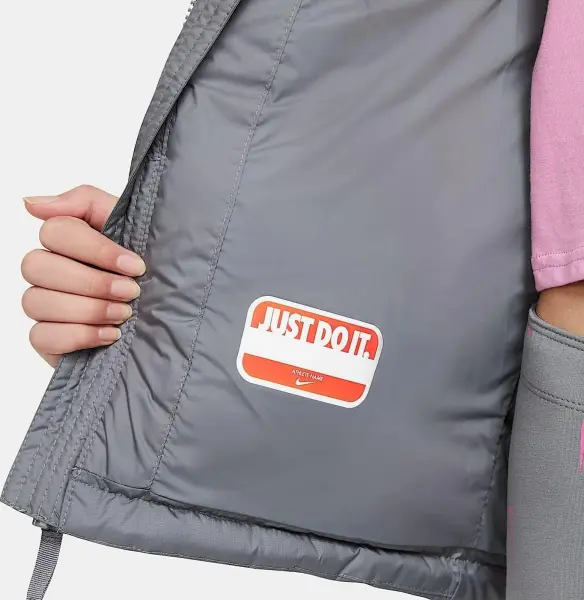 Куртка підліткова Nike SPORTSWEAR SYNTHETIC FILL сіра CU9157-084
