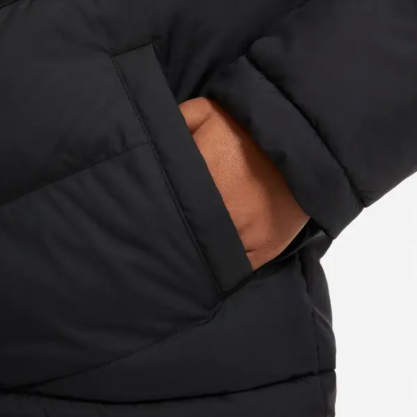 Куртка підліткова Nike SPORTSWEAR SYNTHETIC FILL чорна CU9157-010