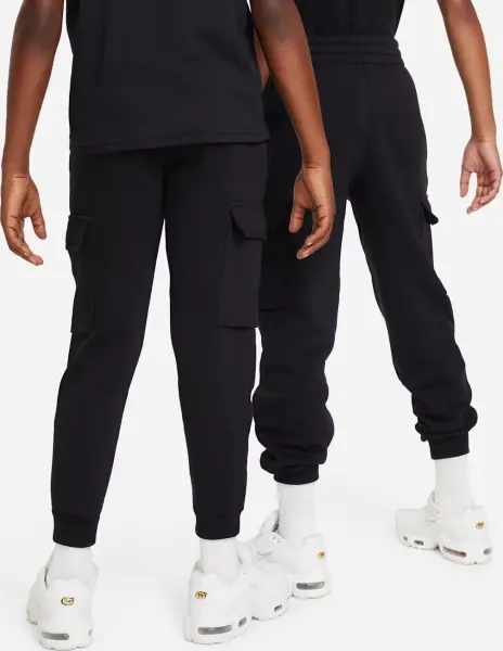 Спортивні штани підліткові Nike SPORTSWEAR CLUB FLEECE CARGO чорні FD3012-010