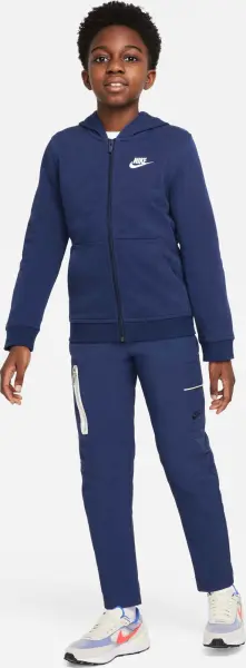 Спортивные штаны подростковые Nike SPORTSWEAR UTILITY темно-синие DM8117-410