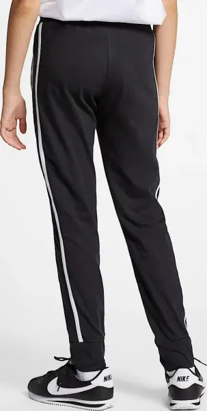 Спортивные штаны подростковые Nike SPORTSWEAR черно-белые AQ8840-010