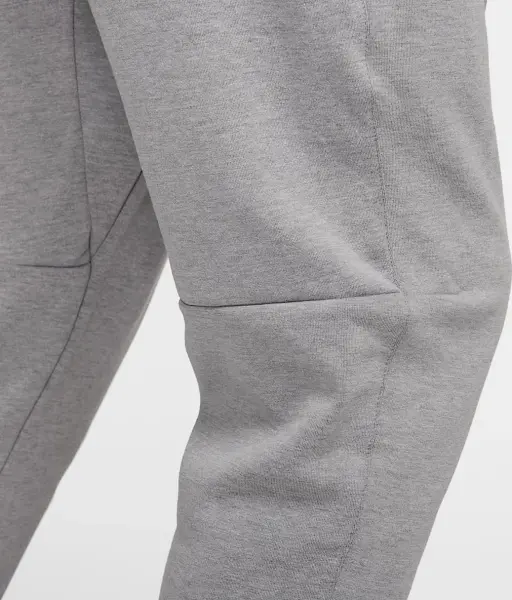 Спортивний костюм Nike SPORTSWEAR TECH ESSENTIALS сірий DD5293-002__DD5284-002