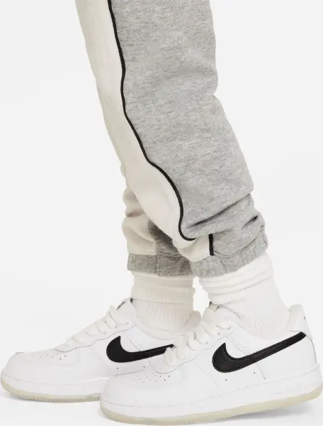 Спортивный костюм детский Nike SPORTSWEAR AMPLIFY FRENCH TERRY CREW молочно-серый 86L198-042