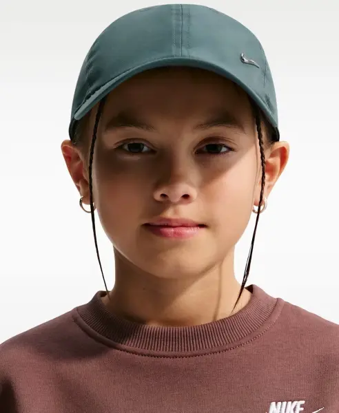 Бейсболка підліткова Nike DRI-FIT CLUB UNSTRUCTURED METAL SWOOSH темно-зелена FB5064-382