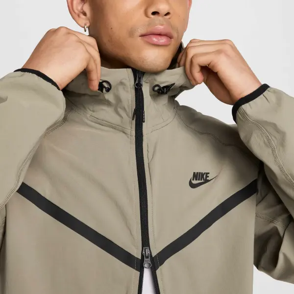 Вітровка Nike TECH WOVEN JACKET хакі HM7151-320