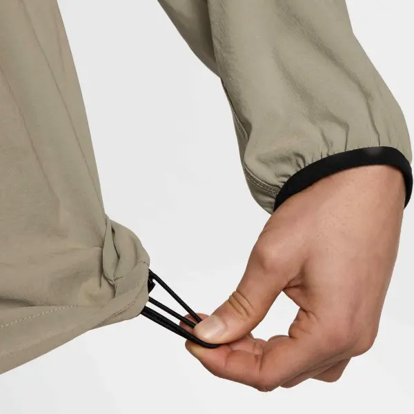 Вітровка Nike TECH WOVEN JACKET хакі HM7151-320