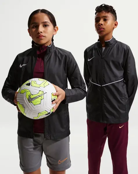 Вітровка підліткова Nike PARK 26 чорно-біла HM7269-010