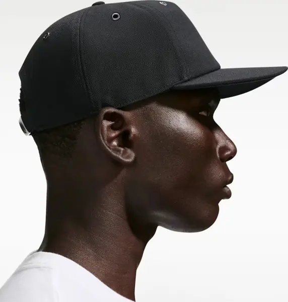 Кепка Nike PRO KOBE UNSTRUCTURED черно-белая IM5644-010