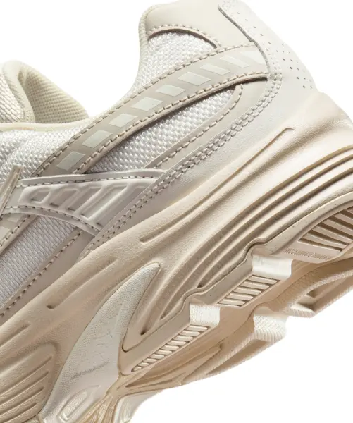 Кроссовки женские Nike INITIATOR бежевые 394053-103