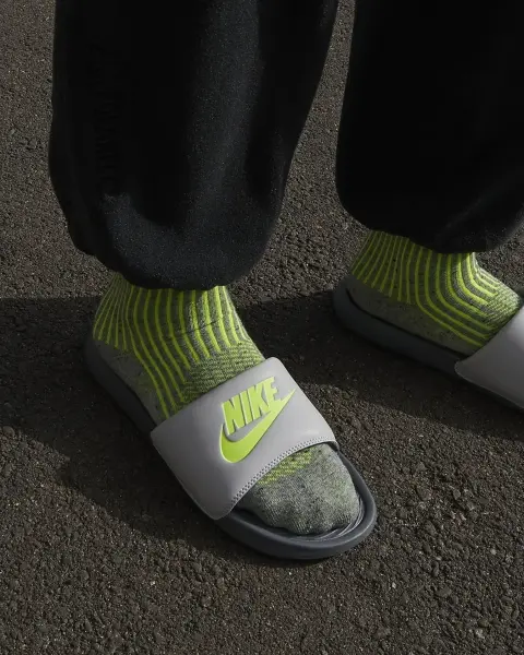 Шльопанці Nike VICTORI ONE SLIDE сіро-лаймові CN9675-011