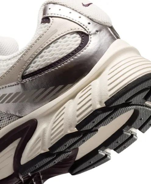 Кросівки Nike V5 RNR кремово-темно-коричнево-срібні HJ5228-011
