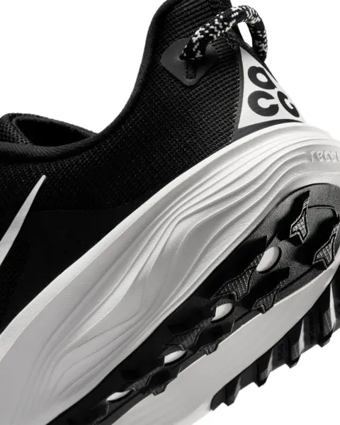 Кросівки для трейлраннінгу Nike ACG PEGASUS TRAIL чорно-білі HV8116-001