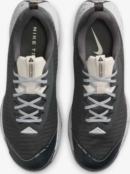 Кроссовки для трейлраннинга Nike JUNIPER TRAIL 3 темно-серо-бежевые FQ0904-003