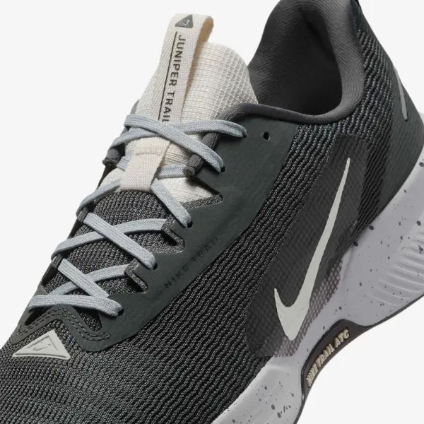 Кроссовки для трейлраннинга Nike JUNIPER TRAIL 3 темно-серо-бежевые FQ0904-003