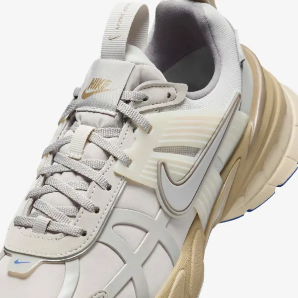Кроссовки женские Nike V2K RUN GORE-TEX WATERPROOF светло-серо-бежевые FZ2622-002
