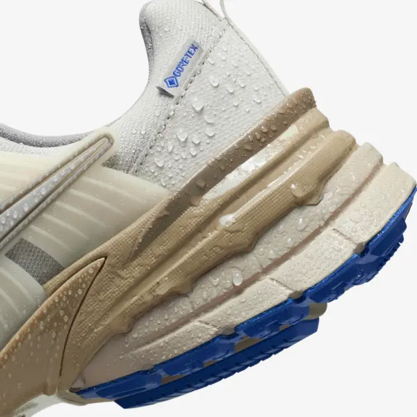 Кроссовки женские Nike V2K RUN GORE-TEX WATERPROOF светло-серо-бежевые FZ2622-002