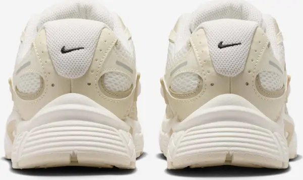Кросівки жіночі Nike V5 RNR SE жовто-білі IO0464-101