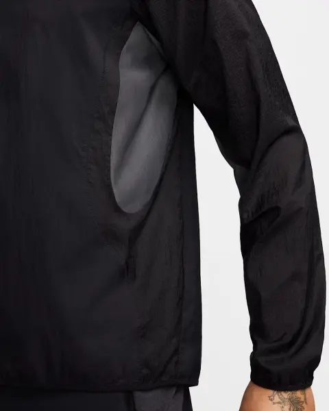 Ветровка для бега Nike ACG TRAIL AIREEZ черная FN4002-010