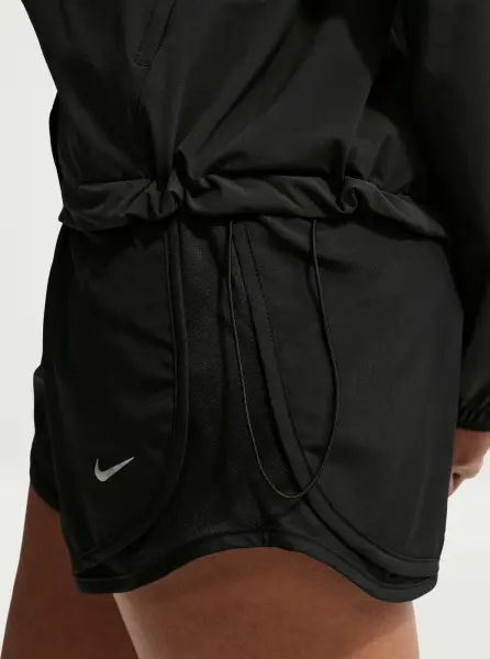 Вітровка для бігу жіноча Nike SWIFT REPEL PACKABLE чорна HQ0650-010