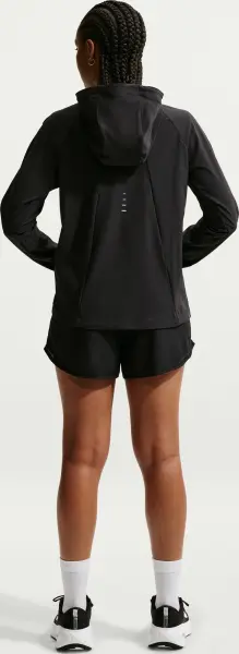 Вітровка для бігу жіноча Nike SWIFT REPEL PACKABLE чорна HQ0650-010