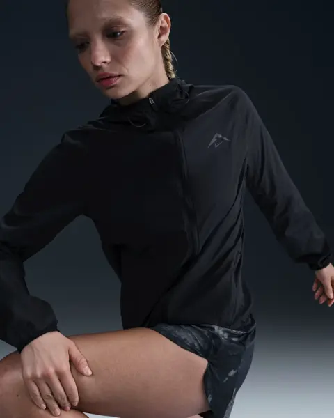 Ветровка для бега женская Nike TRAIL REPEL черная HJ2250-010