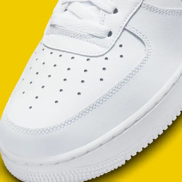 Кроссовки Nike AIR FORCE 1 '07 бело-желтые DX2650-100