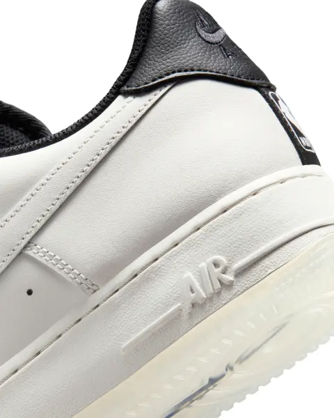Кроссовки Nike AIR FORCE 1 '07 бело-черные IQ0293-030