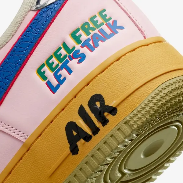Кросівки Nike AIR FORCE 1'07 світло-рожеві DX2667-600