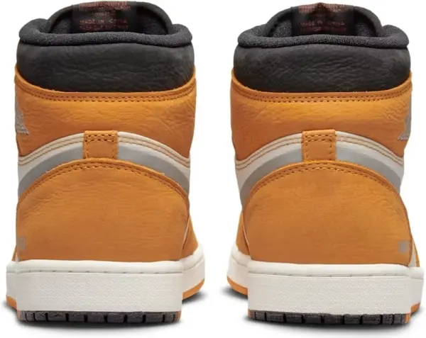 Кросівки Nike AIR JORDAN 1 ELEMENT GORE-TEX оранжево-біло-чорні DB2889-700