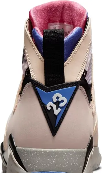 Кроссовки Nike JORDAN AIR 7 RETRO SE бежево-фиолетово-розовые DJ2636-204